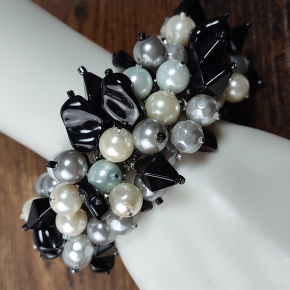 Cha Cha Bracelet - Picture 2 of 3